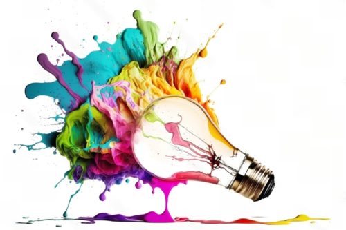 Glühbirne nach Links geneigt aus der verschiedene Farben wie Türkis, Gelb, Lila und Grün in einer Fontäne schießen.